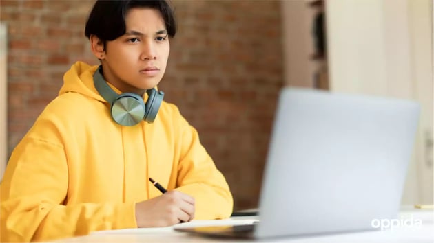 2 Confused online student